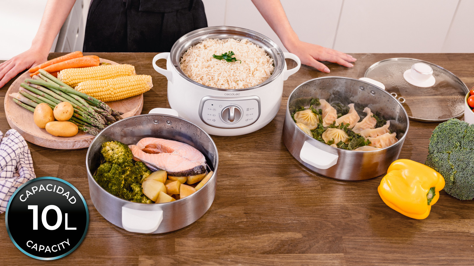 Capacidad total de 10 litros: te ofrece la posibilidad de cocinar hasta 3 platos a la vez gracias a sus exclusivos recipientes de acero inoxidable (1 depósito + 2 vaporeras).