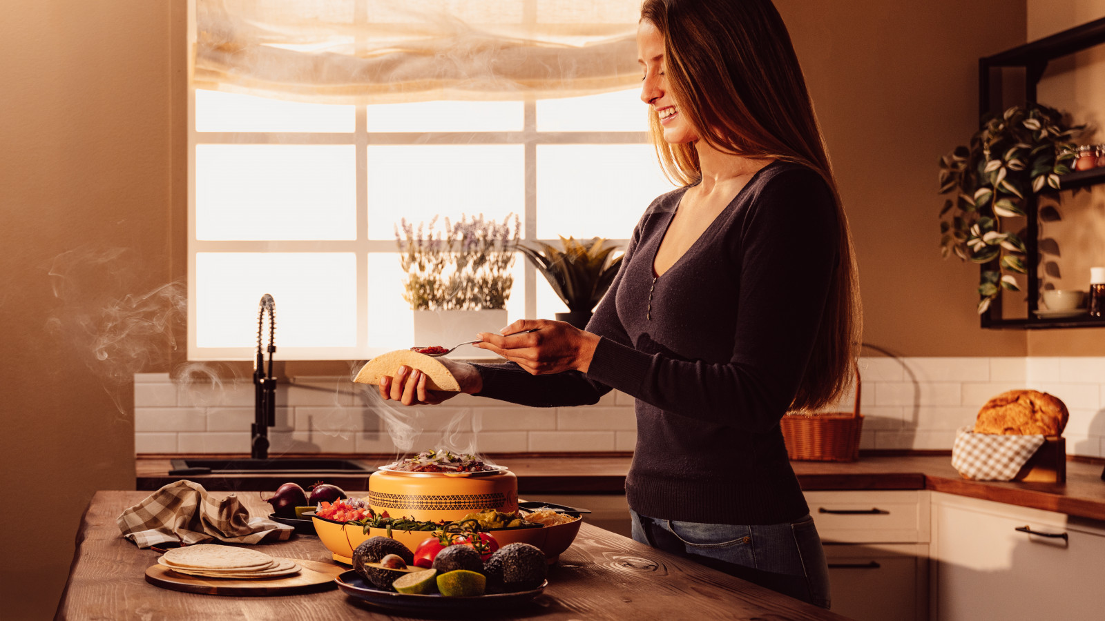 Cuenta con 40 W de potencia para mantener caliente los alimentos durante el tiempo que necesites.