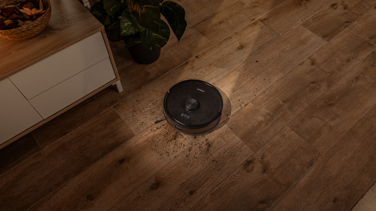 Base de autovaciado para un hogar saludable: Ideal para personas con alergias, esta base retiene el polvo y los alérgenos sin liberarlos al aire. Además, recoge eficazmente el pelo de mascotas, manteniendo tu hogar limpio con menos esfuerzo