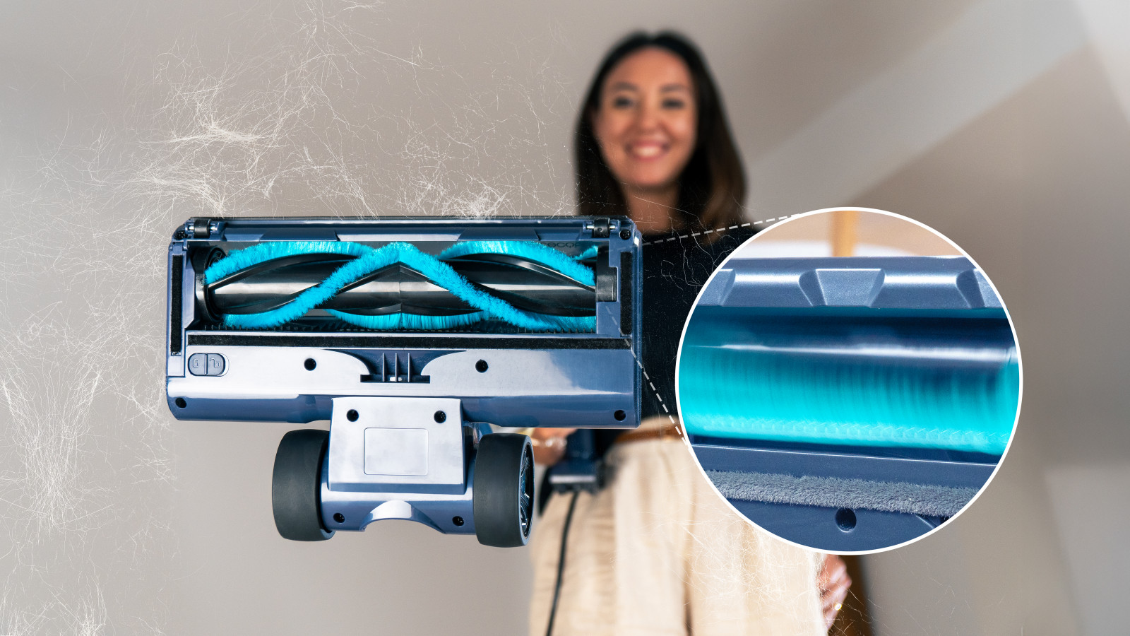Máxima potencia y eficacia: con 600 W y tecnología UltraPower, elimina todo tipo de suciedad gracias a su gran poder de succión de 15 kPa y cepillo motorizado.