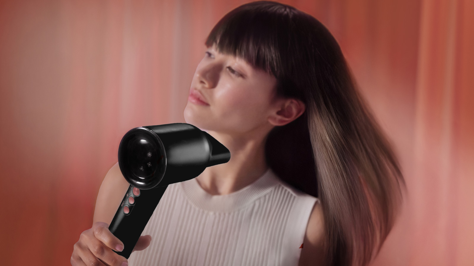 No te conformes con menos y atrévete a descubrir una nueva forma de peinarte con tecnología de vanguardia y diseño ergonómico. Con el DryGlam, tu cabello siempre estará listo para lucir espectacular. Haz de cada día un buen día para tu cabello con un secado eficiente, estilizado fácil y resultados asombrosos con cada uso.