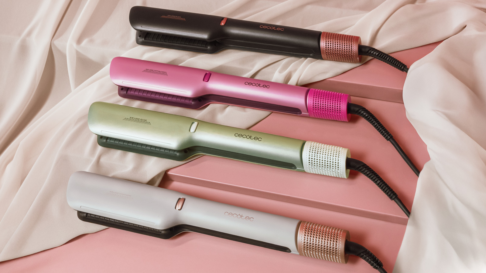 Plancha de pelo con aire para todo tipo de cabellos. Air Lisse Champagne combina la funcionalidad de una plancha con la potencia del aire, siendo apta para todo tipo de cabellos, desde lisos hasta rizados. Su diseño innovador permite secar, alisar y moldear en un solo paso, adaptándose a todas las necesidades.