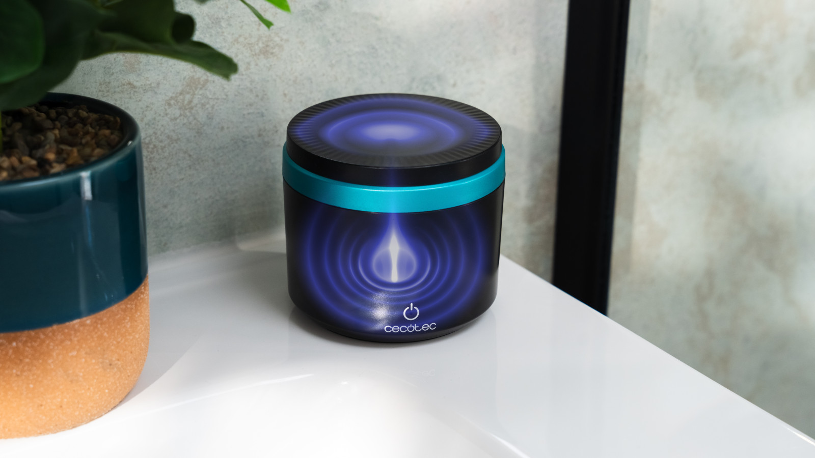 Las luces UV garantizan una limpieza extra a tus férulas y dentadura.