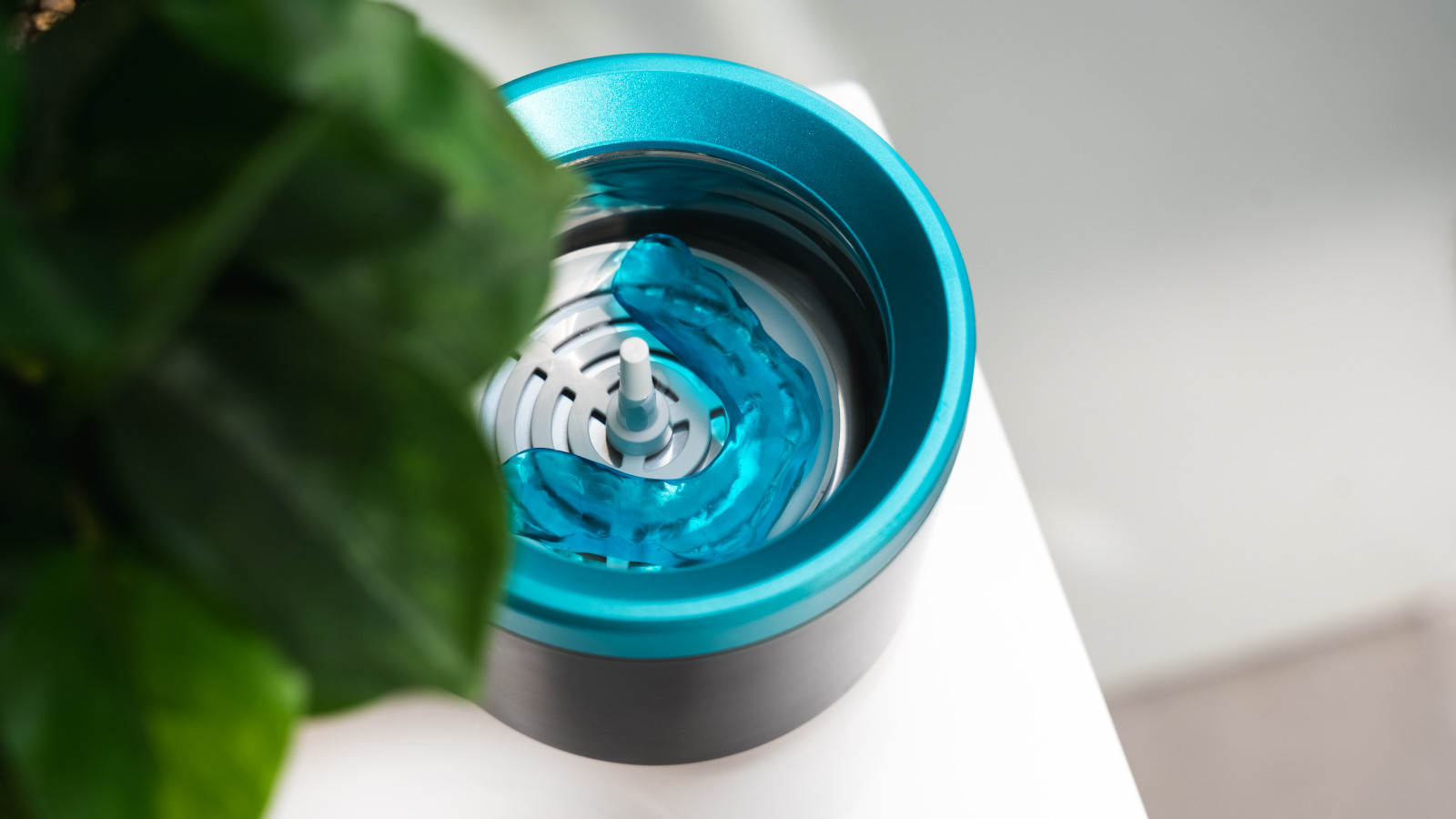 Este limpiador ultrasónico combina lo mejor de la tecnología en limpieza y facilidad de uso, ofreciendo una solución completa y eficiente para tus férulas y dentaduras.