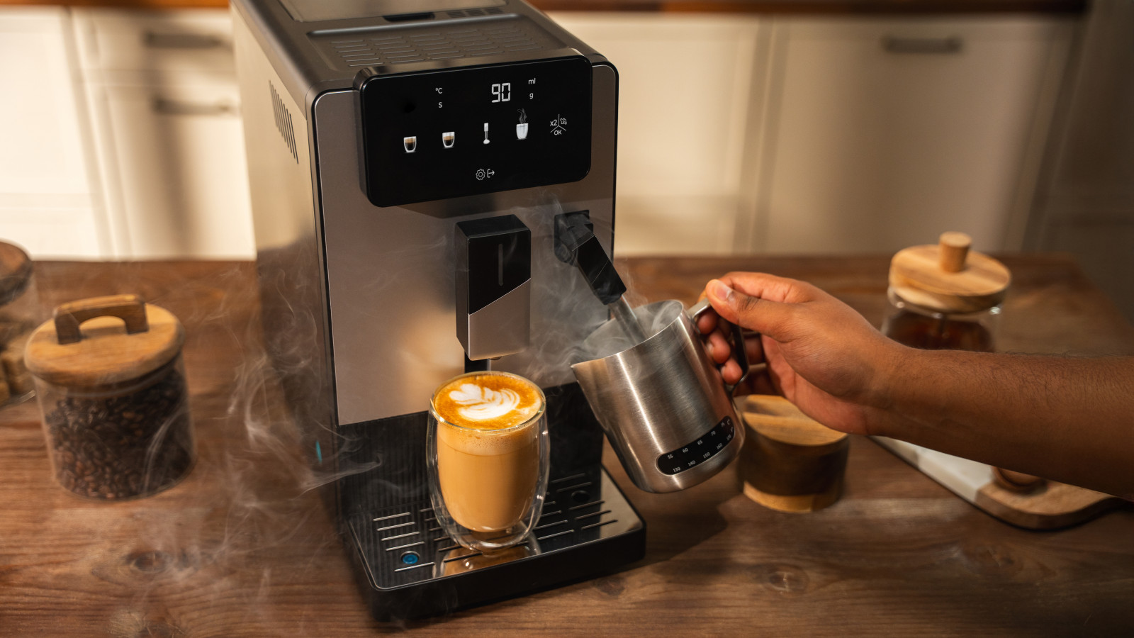 Bomba de presión de 19 bares para conseguir  la mejor crema y el máximo aroma en cada café.
