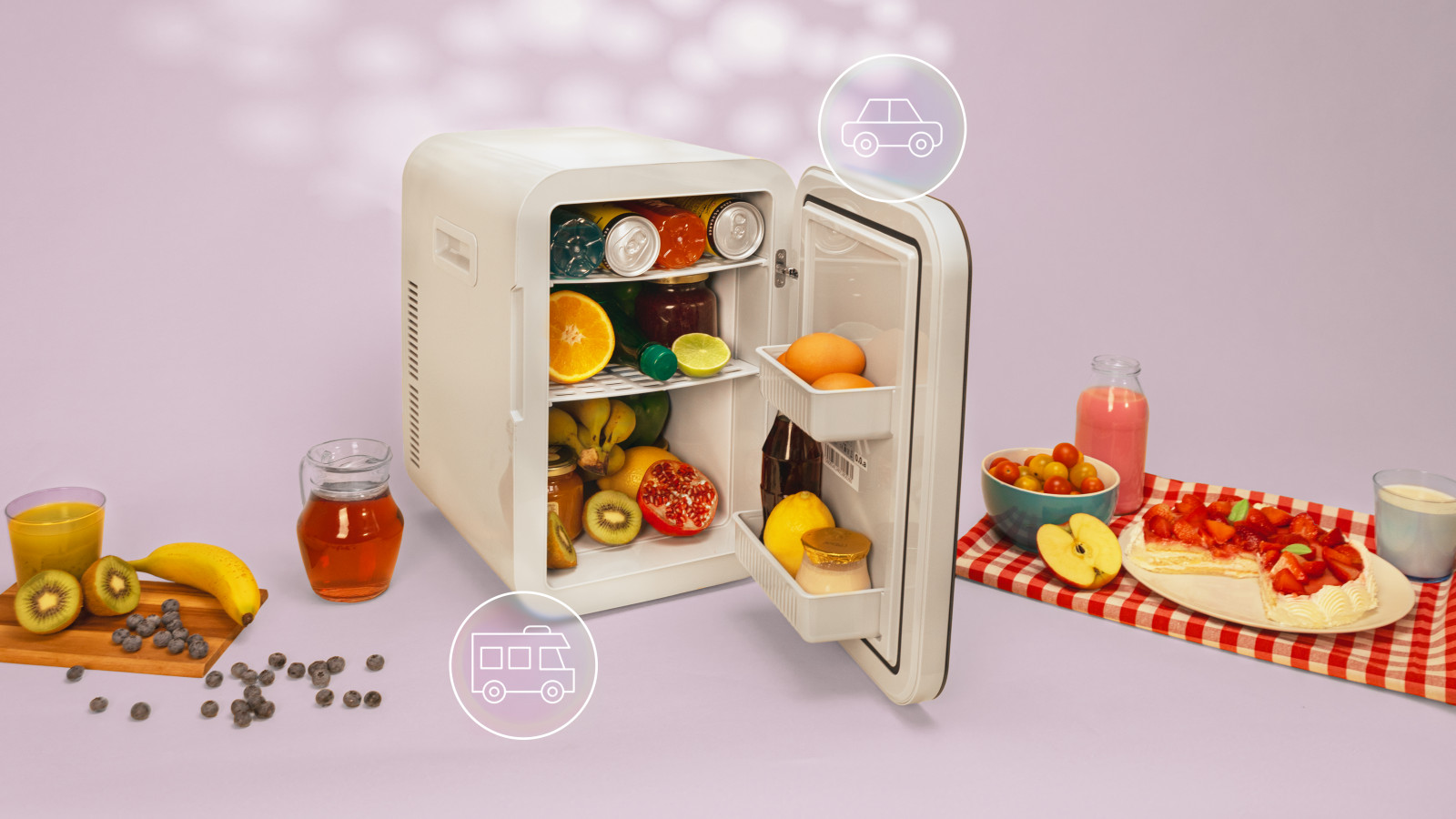 Siempre a la temperatura ideal: tanto si necesitas refrescar tus bebidas como si necesitas conservar el calor de tus alimentos, las mini neveras de Cecotec son la opción, gracias a su rango de temperatura de 7 a 65 ºC.