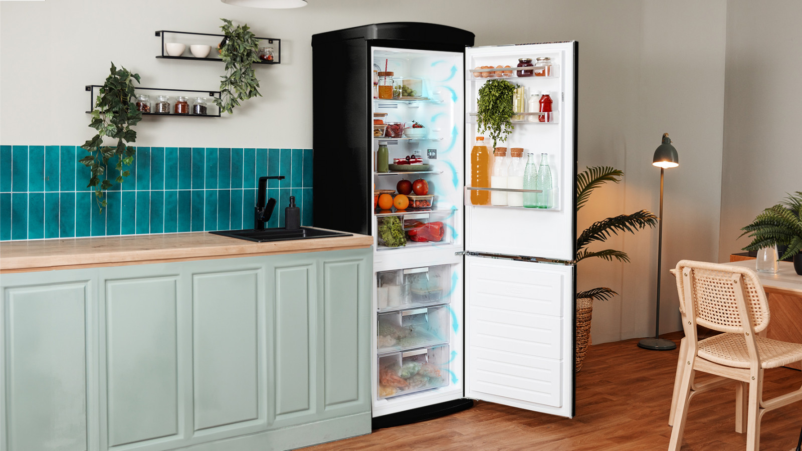 Multi Cooling: distribución independiente del frio para no mezclar bacterias ni olores entre compartimentos. Convertible Box: cajón verdulero con válvula de humedad que se convierte en cajón para carnes y pescados con temperaturas entre 0 y 3 ºC mediante un selector.