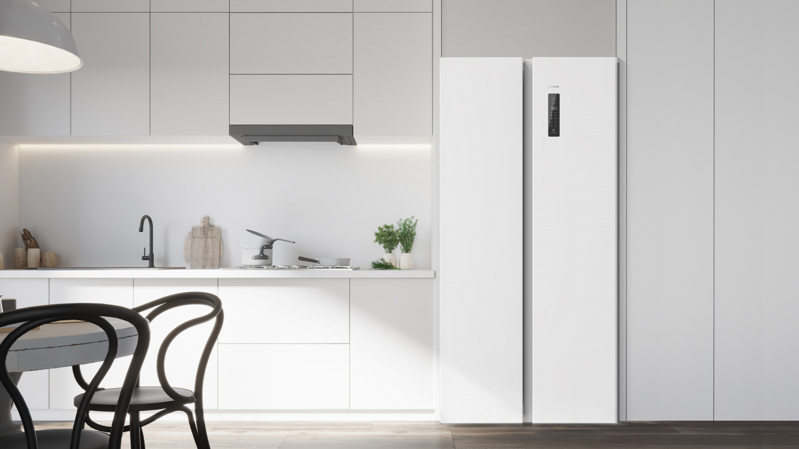 Frigorífico SBS con 430 litros de capacidad. Clase E: clasificación energética óptima para un frigorífico. compresor inverter plus: ahorro de energía y de dinero. Gracias al sistema se mantiene la temperatura interior del frigorífico sin incurrir en mayor gasto, midiendo las condiciones que hay en el interior del frigorífico y gestiona el funcionamiento en consecuencia.