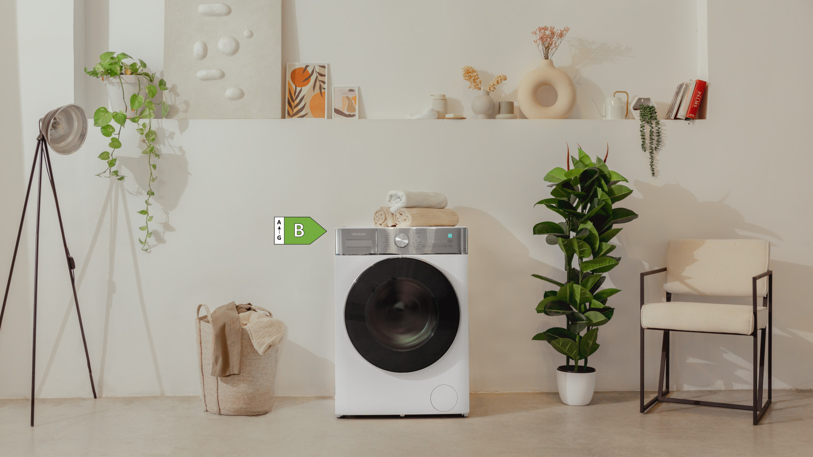 Motor Inverter Plus: garantiza un funcionamiento eficiente lavado tras lavado, lo que te permitirá ahorrar¹ más de un 70 % en comparación con un motor universal.
