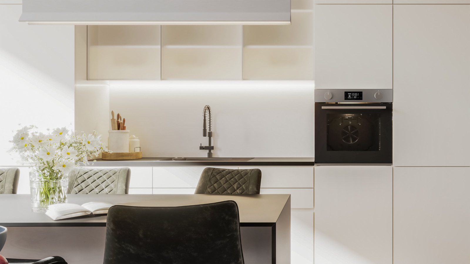 Gran capacidad: cocina para toda la familia con su gran capacidad de 73 litros y 5 posiciones de bandejas gracias a sus rejillas laterales desmontables.