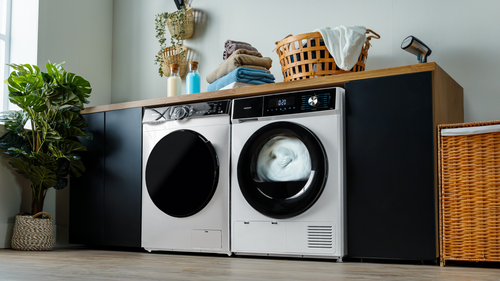 Capacidad de 8 kg y Eficiencia Energética: Nuestra secadora tiene una capacidad de 9 kg, lo que permite secar una gran cantidad de ropa en un solo ciclo.