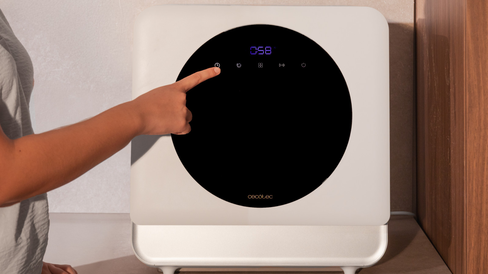 La función Long Storage es una característica innovadora que permite mantener los utensilios sucios en el lavavajillas hasta 80 horas, gracias a su sistema de circulación de aire.