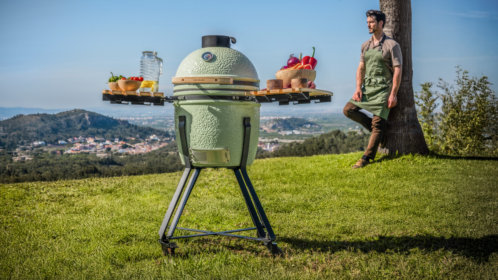 Cocina a altas temperaturas. Barbacoa resistente hasta 1000 ºC: ideal para cocinar todo tipo de recetas, consiguiendo sabores únicos. Cocción eficiente, recetas jugosas. Cámara de cocción cerámica y parrilla hermética: consiguen un sellado perfecto de los alimentos, una textura jugosa y, además, aporta un toque ahumado.