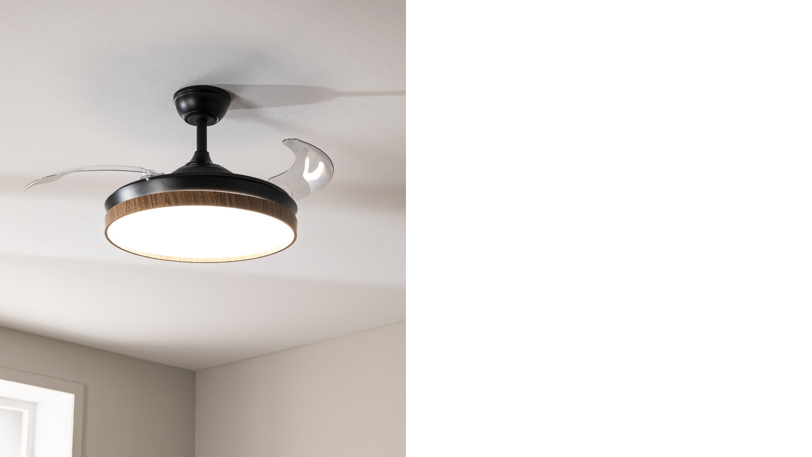 Este ventilador de techo no solo mejora la ventilación y la iluminación de tu hogar, sino que también ofrece una experiencia de uso cómoda y moderna, asegurando un ambiente agradable y acogedor en cualquier momento del día.