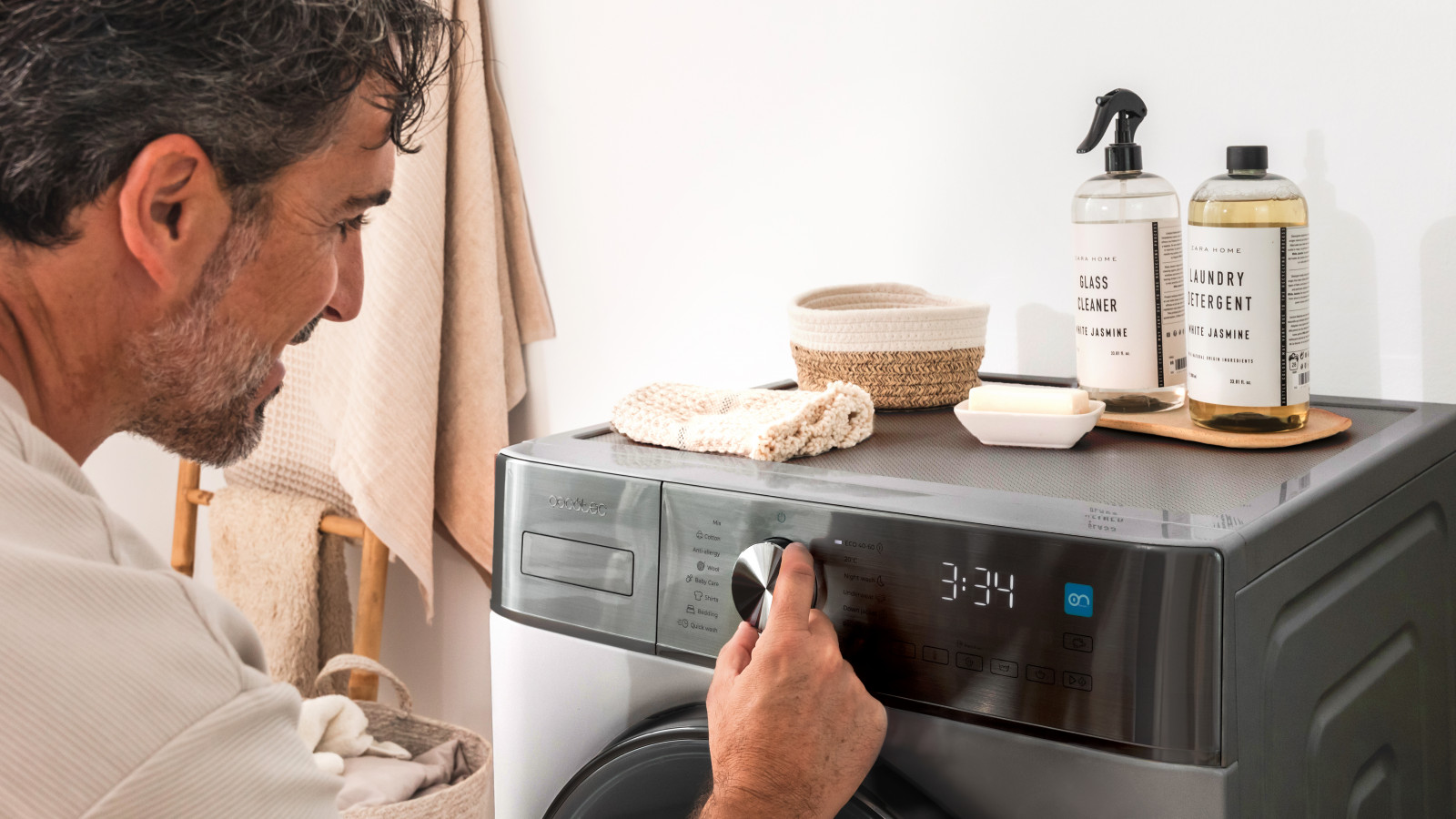 Fuzzy logic: tecnología que detecta la carga del lavado y optimiza el nivel de agua y tiempo de lavado, mejorando el rendimiento.