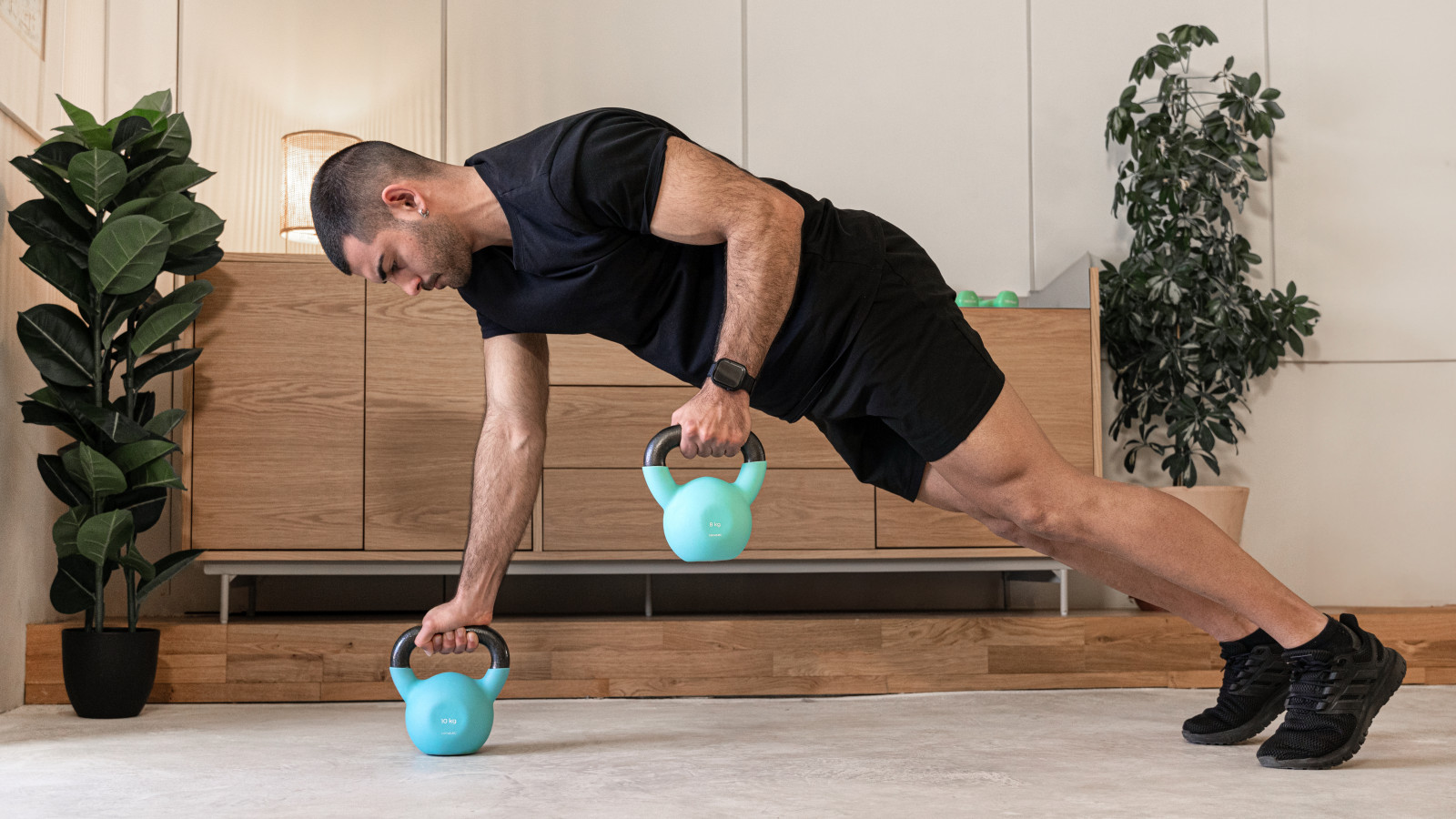 Ideal para entrenar: su peso total de 8 kg permite un entrenamiento completo.