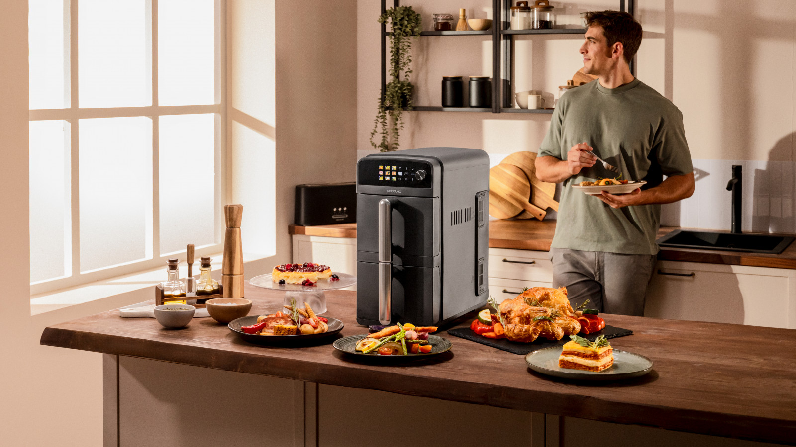 10 L de capacidad. Cocina recetas para toda la familia en una sola tanda, ahorrando tiempo y energía. Cocina más, ocupa menos espacio. 2 cubetas superpuestas de 5 L que permiten cocinar dos platos a la vez de diferentes maneras, ocupando menos espacio en la encimera gracias a su diseño vertical.