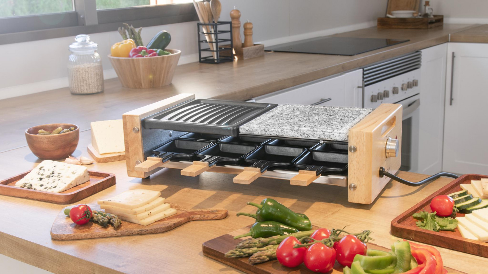 Raclette de gran potencia: sus 2000 W, hacen que sea ideal para asar y hornear todo tipo de alimentos.