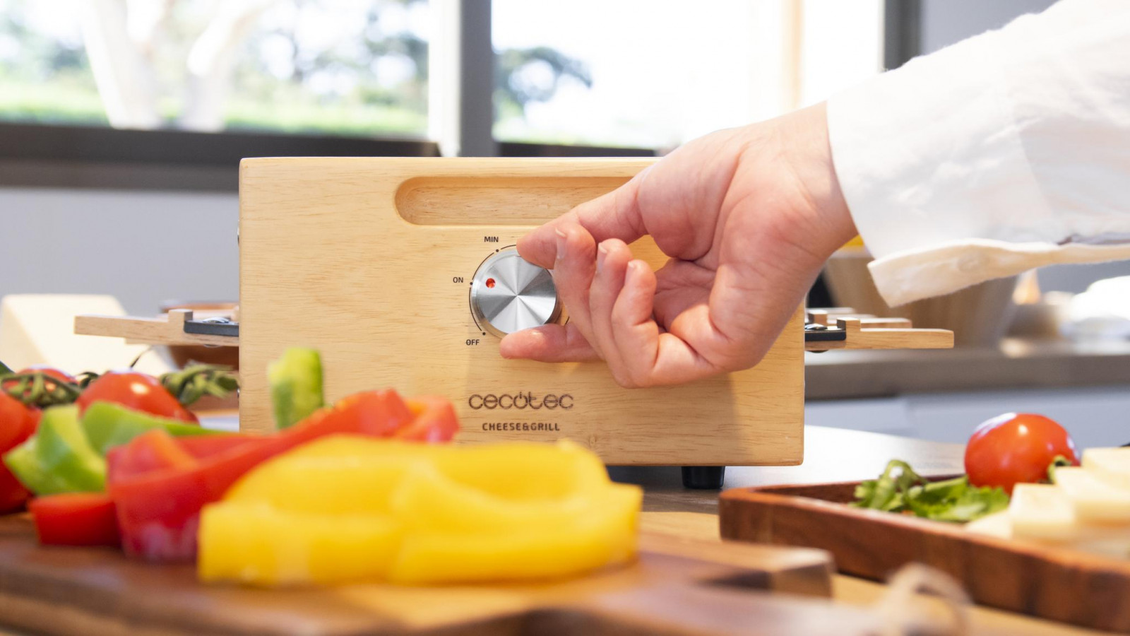 Diseñado para cocinar directamente en la mesa o utilizarla como bandeja para mantener los alimentos calientes durante más tiempo.