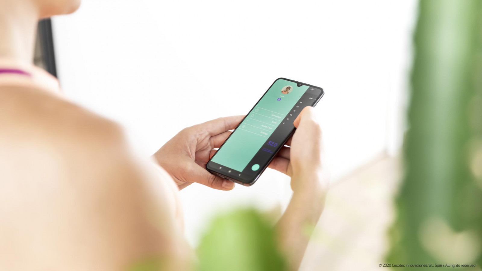 Con conectividad Bluetooth y App para un control total de la evolución de los parámetros obtenidos con la medición de Impedancia Bioeléctrica (BIA) con un análisis corporal completo con medición precisa de 6 parámetros básicos: peso, grasa corporal, masa muscular, hueso, agua e índice de masa corporal (BMI).
