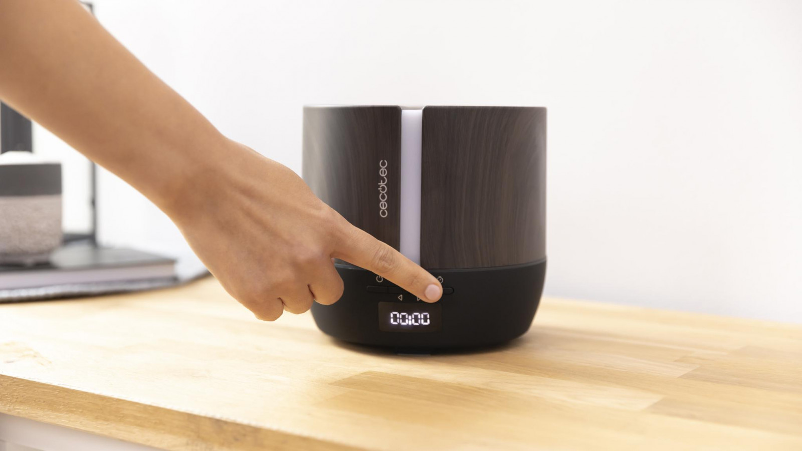 El difusor de aromas tiene la función despertador, gracias a la cual es posible configurar una hora determinada y que el aromatizador nos avise.