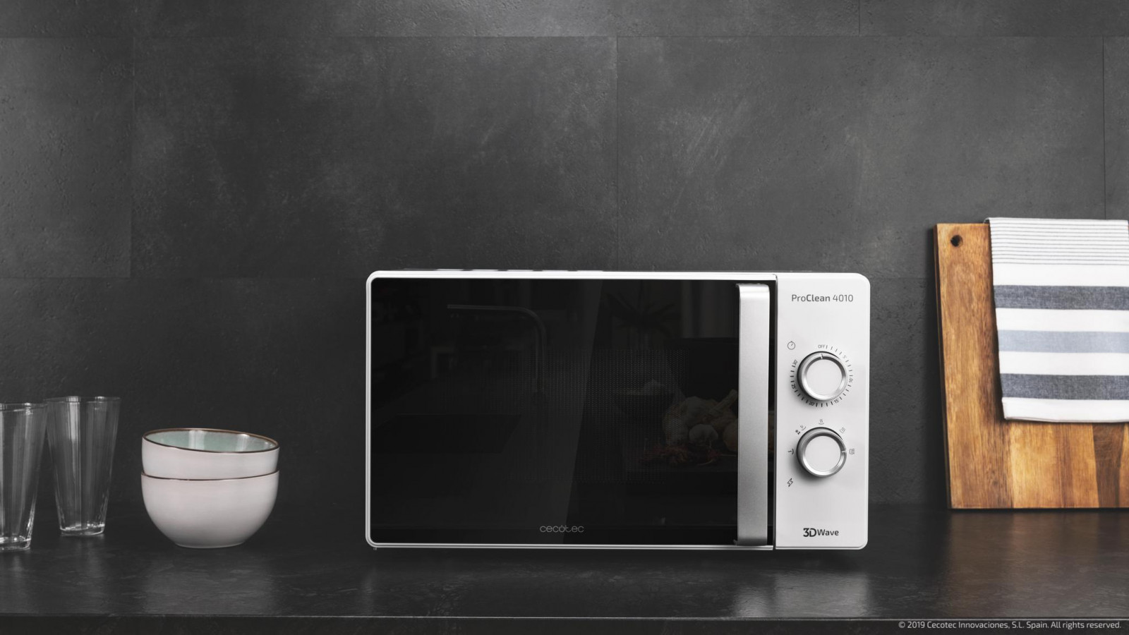 Tecnología 3DWave con un sistema de ondas más eficiente que envuelve al 100 % los alimentos.