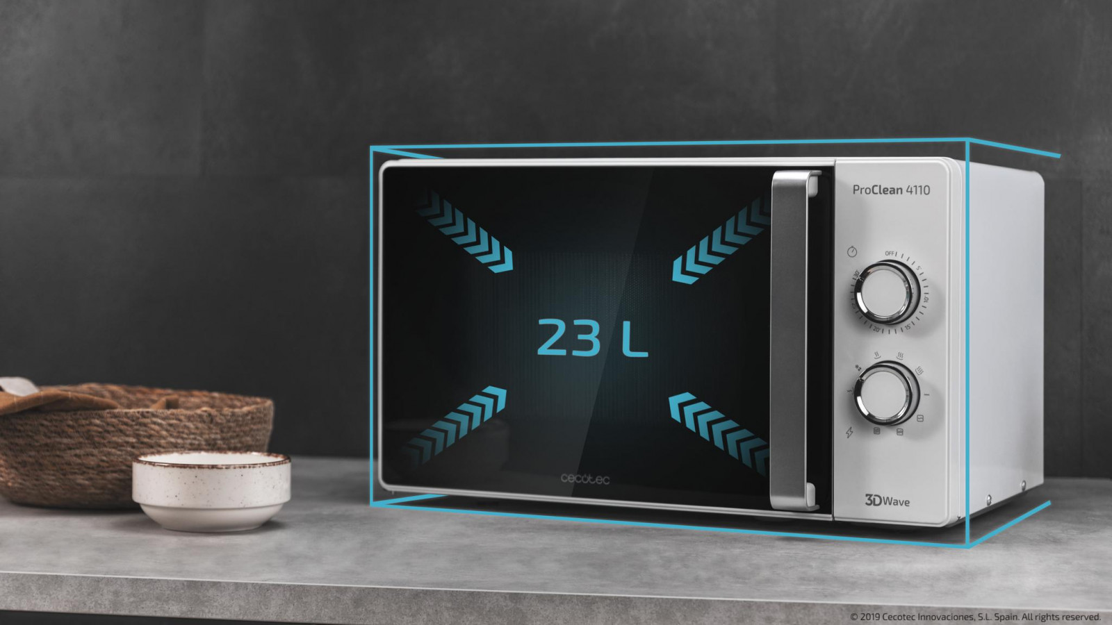 Microondas de 23 litros de capacidad. Interior con revestimiento Ready2Clean más fácil de limpiar, ya que repele la suciedad.