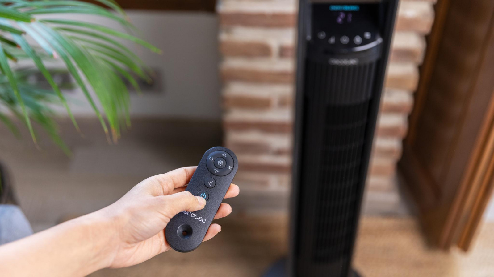 Oscilación automática de 75º que facilita la distribución del aire fresco en la estancia en la cual sea ubicado.