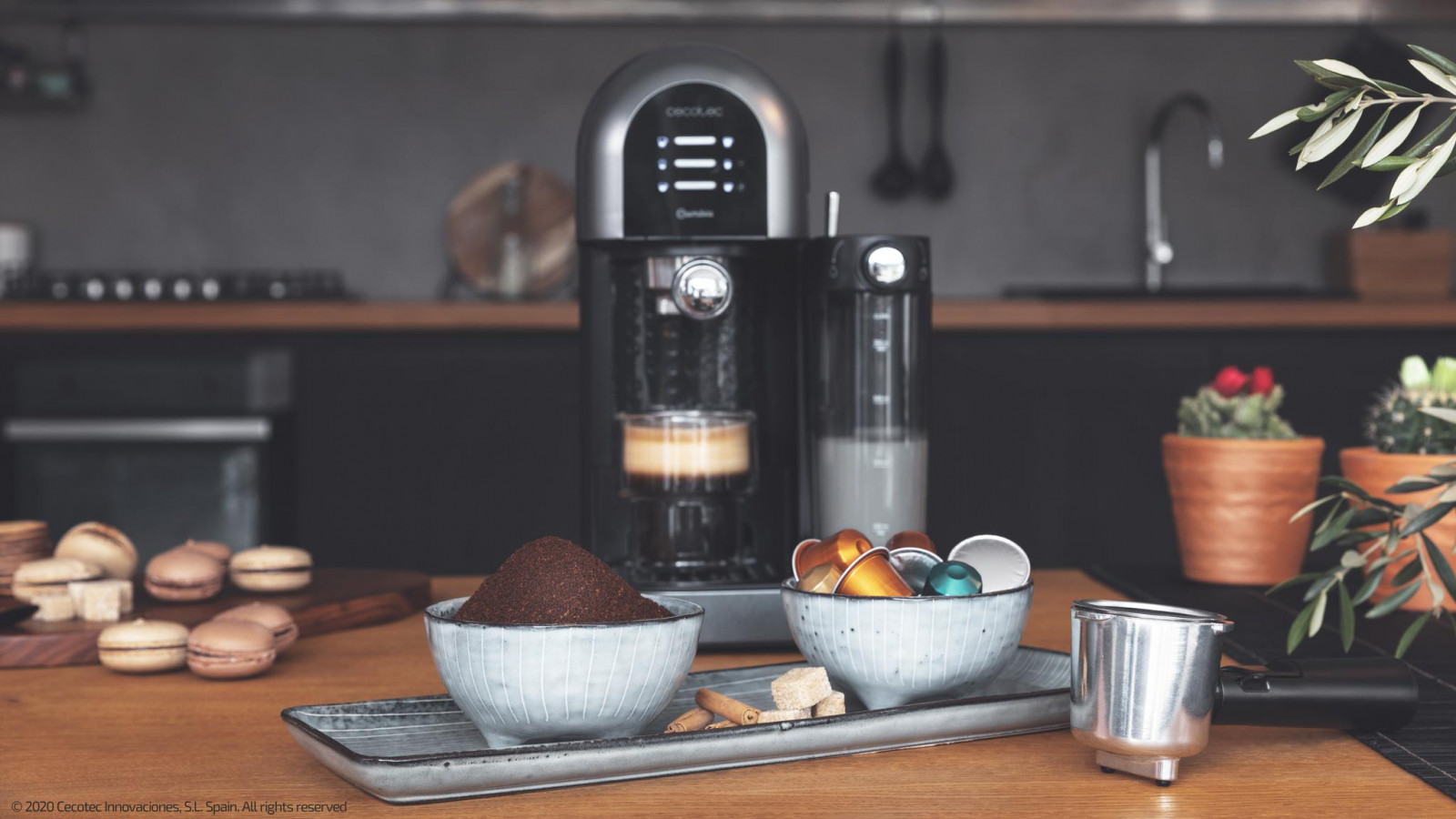 Sistema Instant Cappuccino que añade el café y la leche directamente en la taza. Sistema Custom Coffee que permite personalizar la cantidad de café, leche o espuma que deseas.