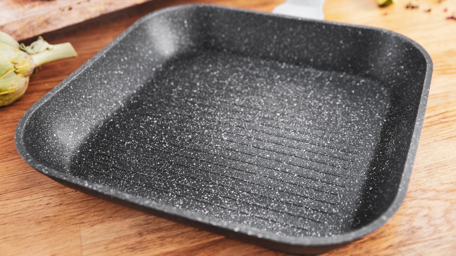 Revestimiento antiadherente de alta calidad Teflon Select que consigue que no se te pegue ningún alimento.