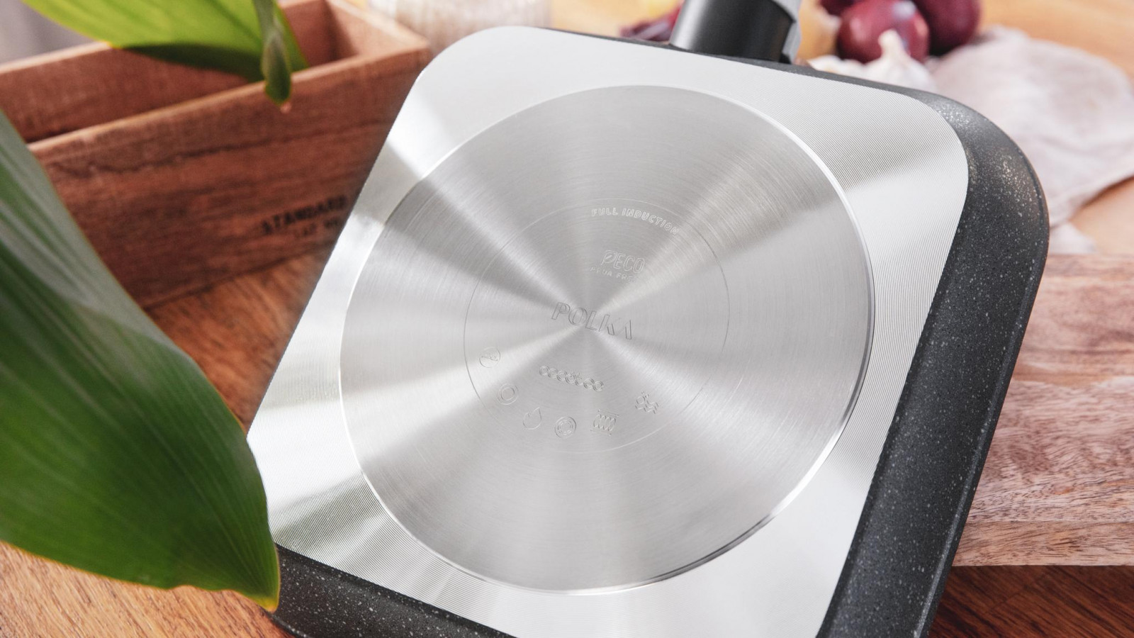 Fondo difusor “Full Induction” EcoHeat que permite distribuir el calor de manera más eficiente ahorrando energía.