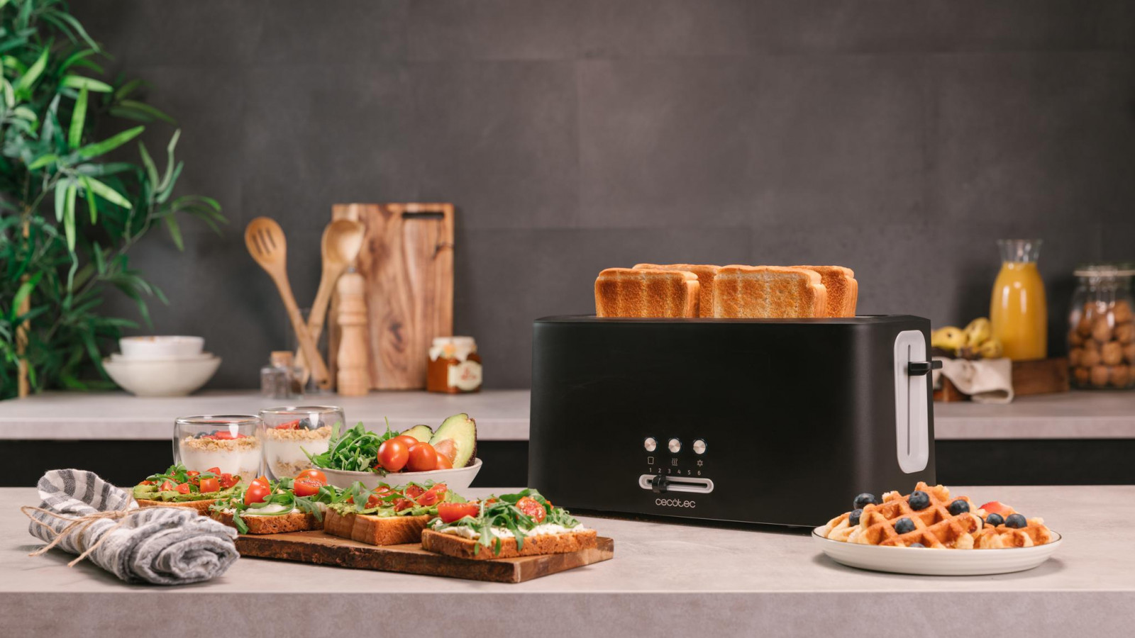 Tostadora de doble ranura con capacidad para 4 tostadas y 1630 W de potencia máxima.