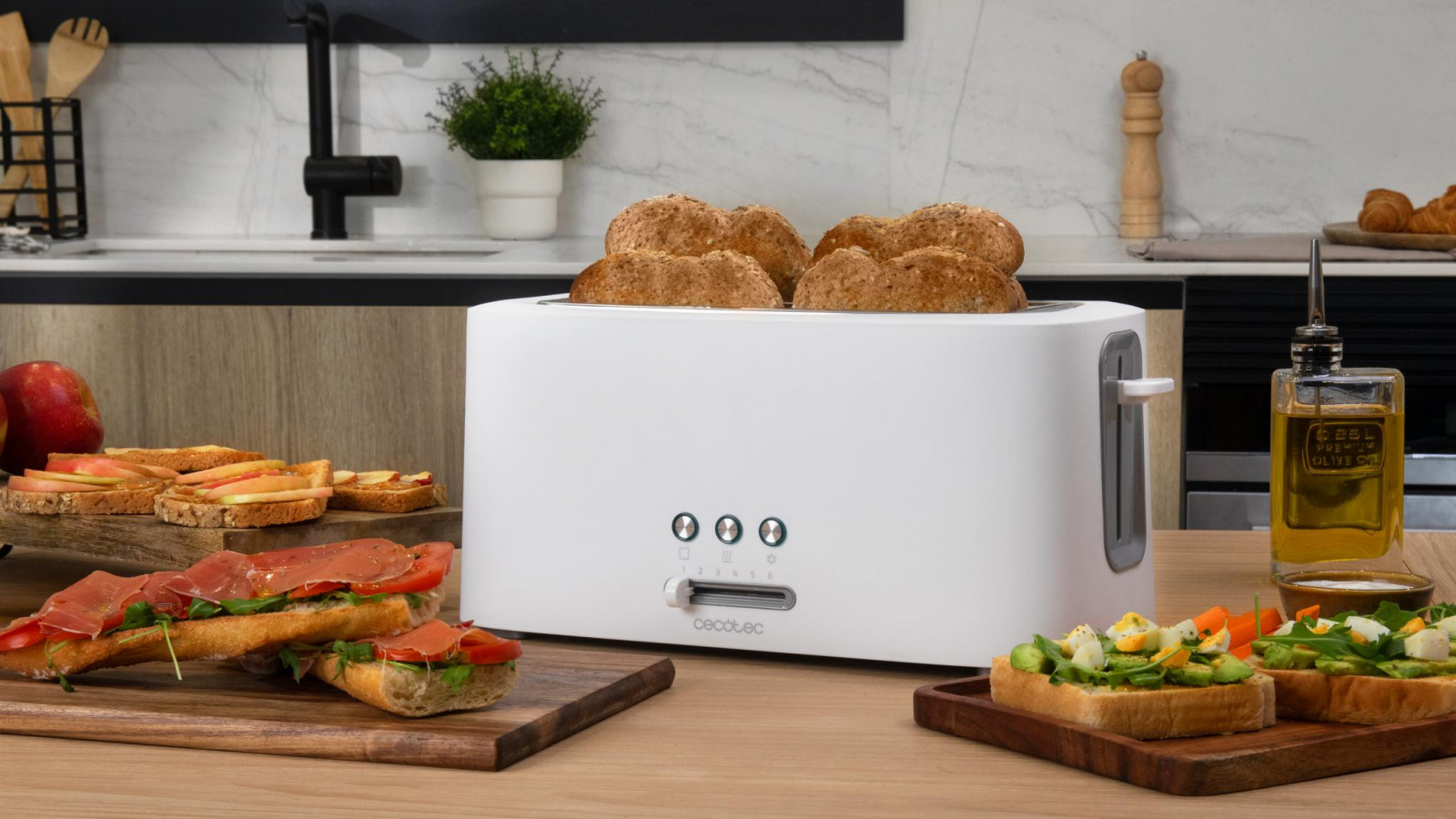 Tostadora de doble ranura con capacidad para 4 tostadas y 1630 W de potencia máxima.