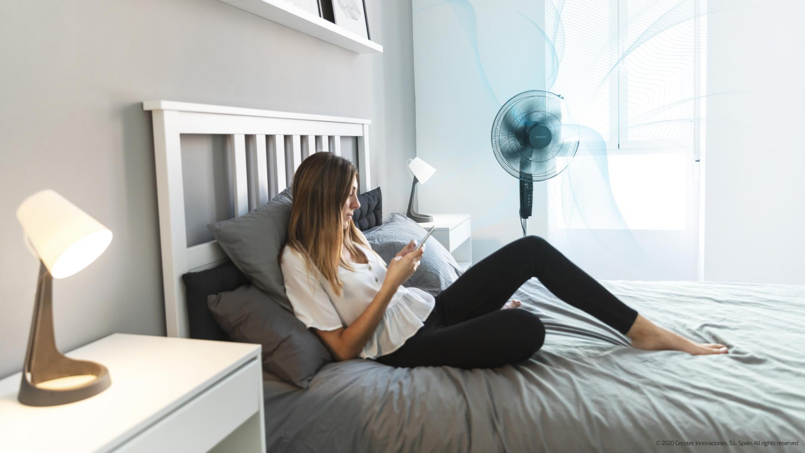 Las 18 pulgadas del ventilador, equivalentes a 45 cm, le aportan un gran diámetro que potencia la salida del flujo de aire que junto con sus 6 aspas colaboran durante el proceso de ventilación y permiten una distribución más homogénea del aire. Oscilación automática de 75º que facilita la distribución del aire fresco en la estancia en la cual sea ubicado.