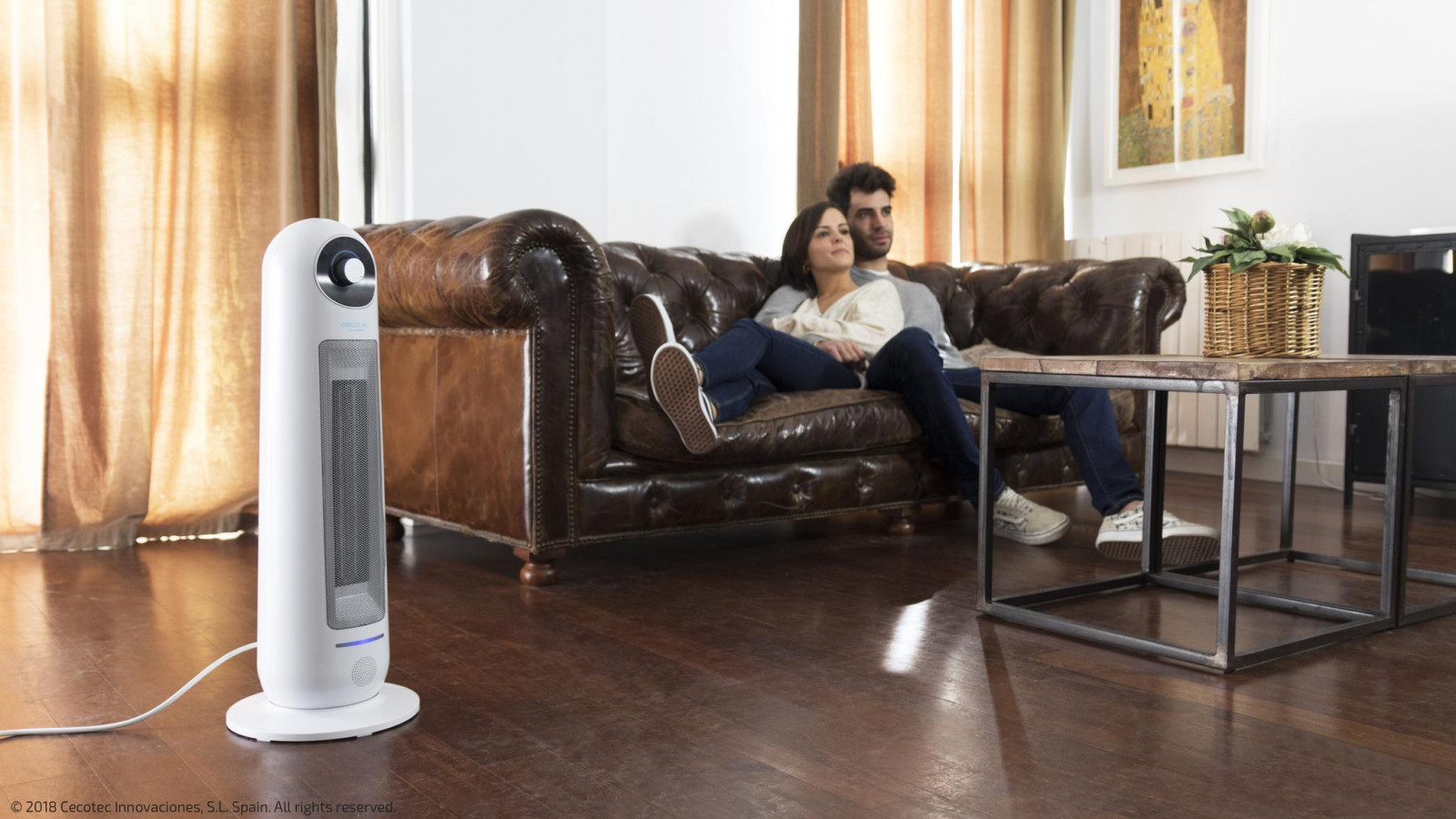 Calefactor cerámico con gran potencia de 2200 W. Indicador luminoso de encendido. Security Sistem: rejilla de seguridad que impide el acceso al interior del calefactor cerámico. Su tecnología OnlySilence permite que puedas disfrutar de un ambiente agradable con 30 dB.