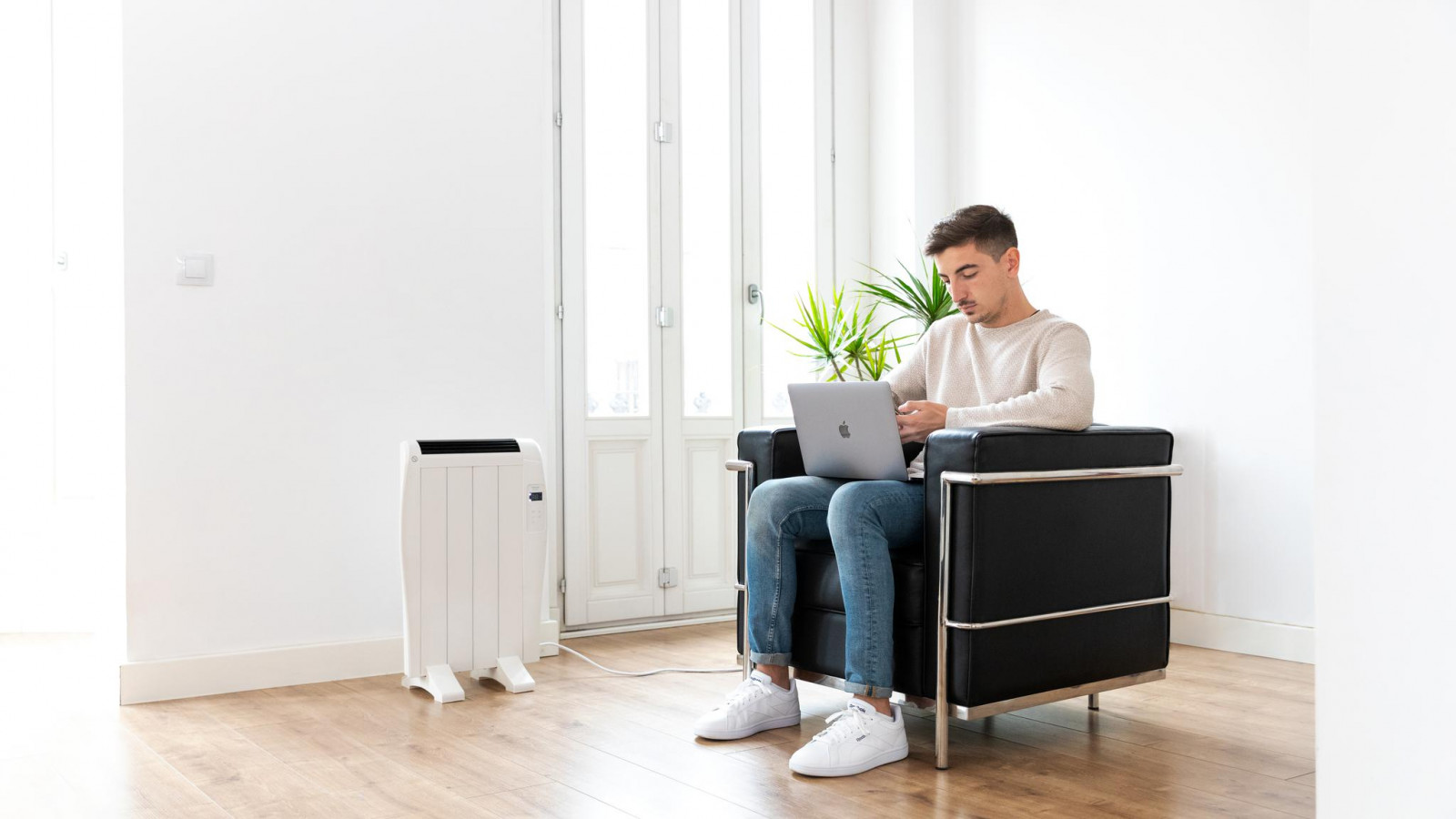 Su control por Wi-Fi mediante un smartphone permite seleccionar las distintas configuraciones de funcionamiento del emisor.