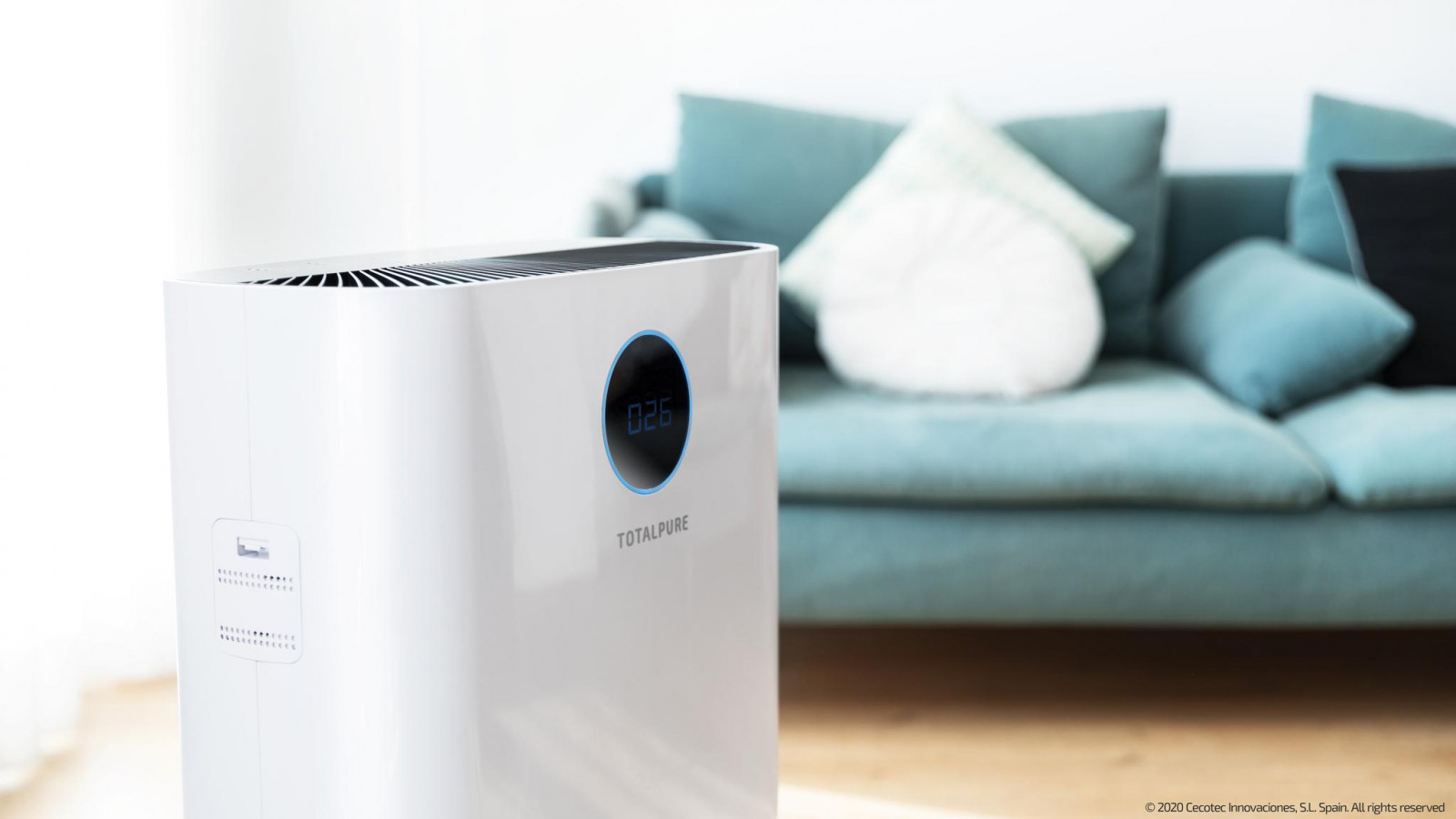 Las distintas configuraciones de funcionamiento del purificador se realizan de manera táctil gracias al panel de control ubicado en su cara superior. Las 4 velocidades del purificador (Eco, Baja, Media y Alta) permiten adaptar su funcionamiento según la necesidad en cada situación.