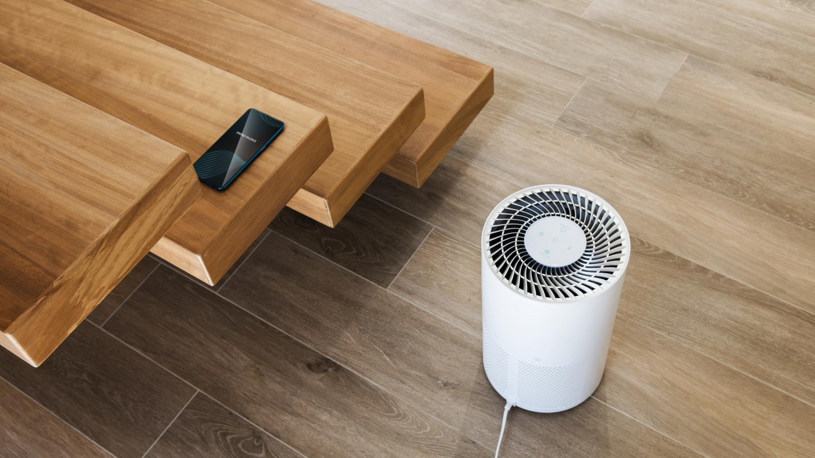 Su control por Wi-Fi mediante un Smartphone permite seleccionar las distintas configuraciones de funcionamiento del purificador y conocer los datos que es capaz de medir.