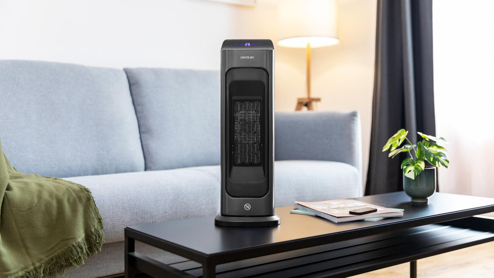 Calefactor cerámico con 2000 W de potencia que gracias a su Ceramic Technology es capaz de conseguir un ambiente más cálido en la estancia de hasta 20 m2, equivalentes a un volumen de 45 m3. Uso idóneo para salas de estar, habitaciones, baños?
