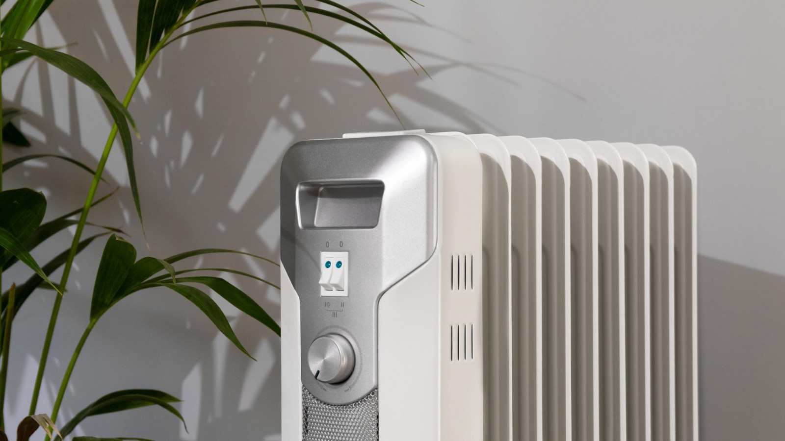 Gran potencia de 2000 W para calentar de forma rápida y eficiente la estancia en la cual sea ubicado.