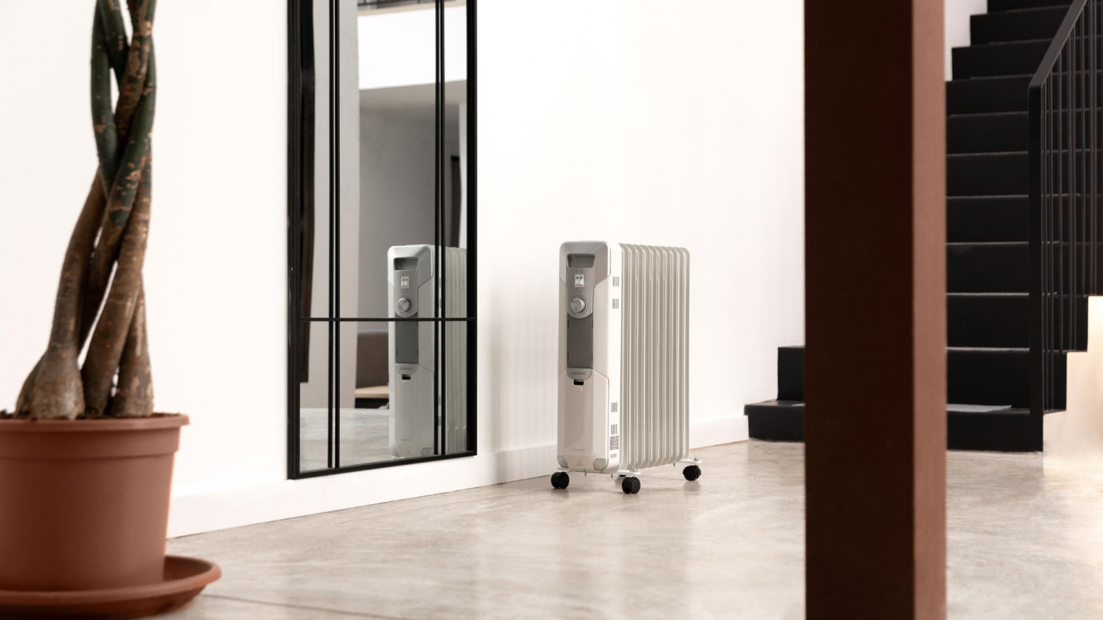 Gran potencia de 2500 W para calentar de forma rápida y eficiente la estancia en la cual sea ubicado.