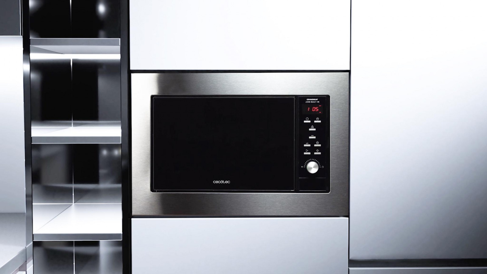 Microondas encastrable digital de 23 L de capacidad. 900 W de potencia en 6 niveles pudiendo combinar las funciones de microondas y grill incluso con otras dos funciones para que funcionen seguidamente. Y grill de 1000 W de potencia para lograr unos resultados perfectos de gratinado de una manera rápida y sencilla.