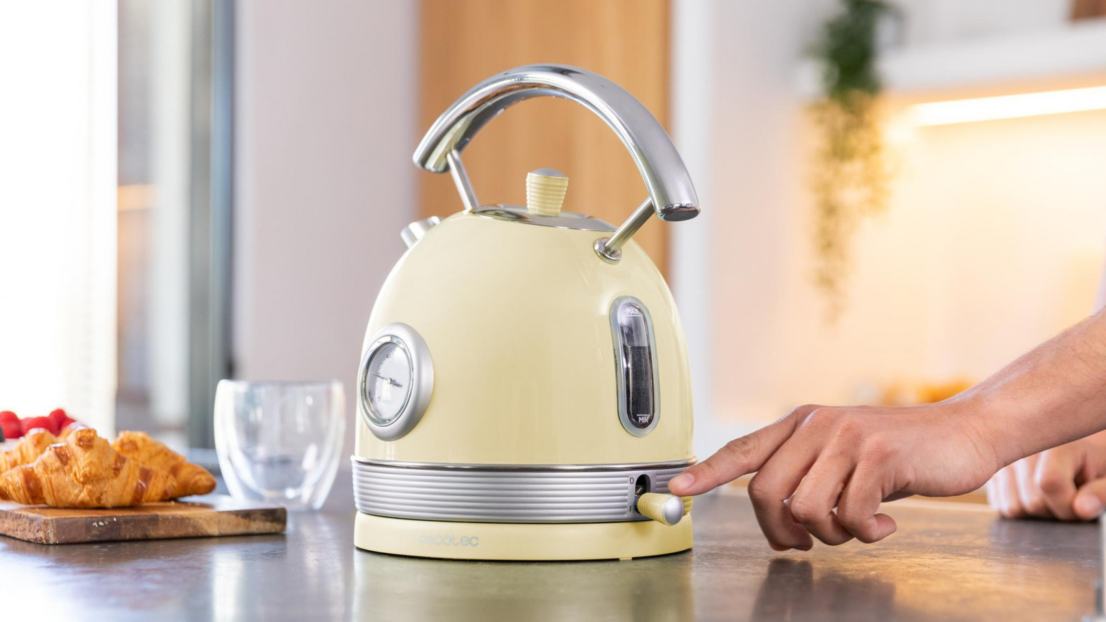 Hervidor con capacidad de 1,8 litros con el que podrás realizar hasta 8 tazas de té.