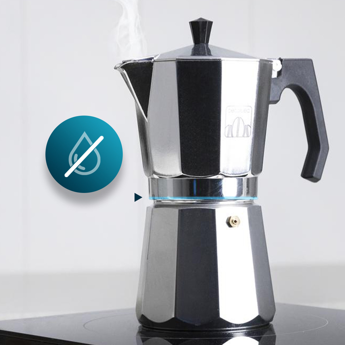 Mango muy ergonómico para un uso cómodo de la cafetera y termorresistente para aislar las altas temperaturas.