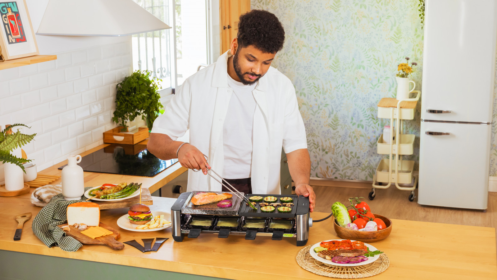 Raclette de gran potencia: sus 1400 W, hacen que sea ideal para asar y hornear todo tipo de alimentos.