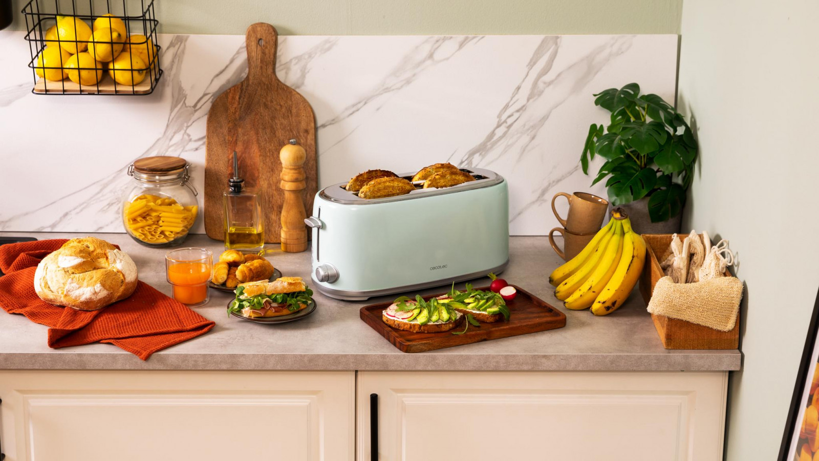 Tostadora de doble ranura larga y ancha de 3,8cm con capacidad para cuatro tostadas gruesas, acabados de acero inoxidable y 1630 W de potencia