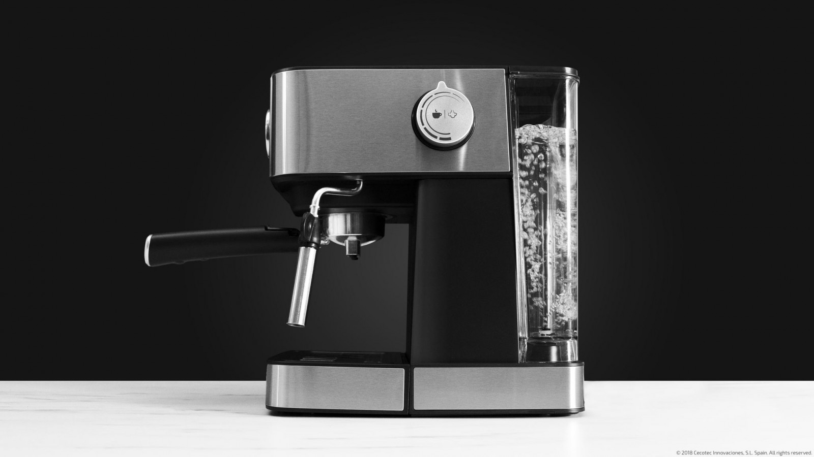 Cafetera express para café espresso y cappuccino de 850 W.