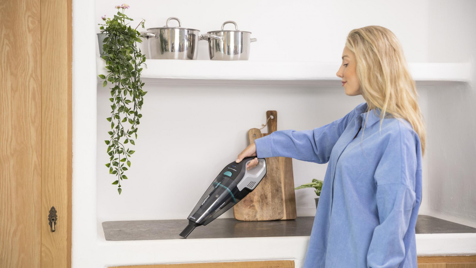 Diseñado con el sistema Wet&Dry, tecnología que lo convierte en el aliado perfecto para la limpieza de sólidos y líquidos.