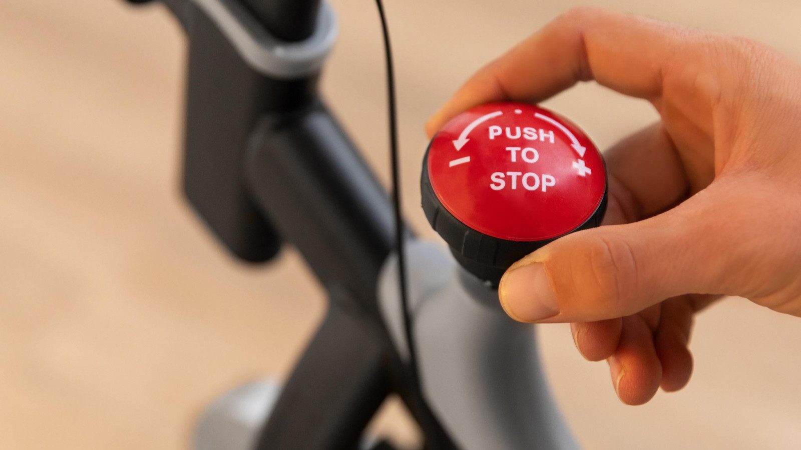 Hands Free: incluye soporte para dispositivos, smartphone, tablet, libro, etc.