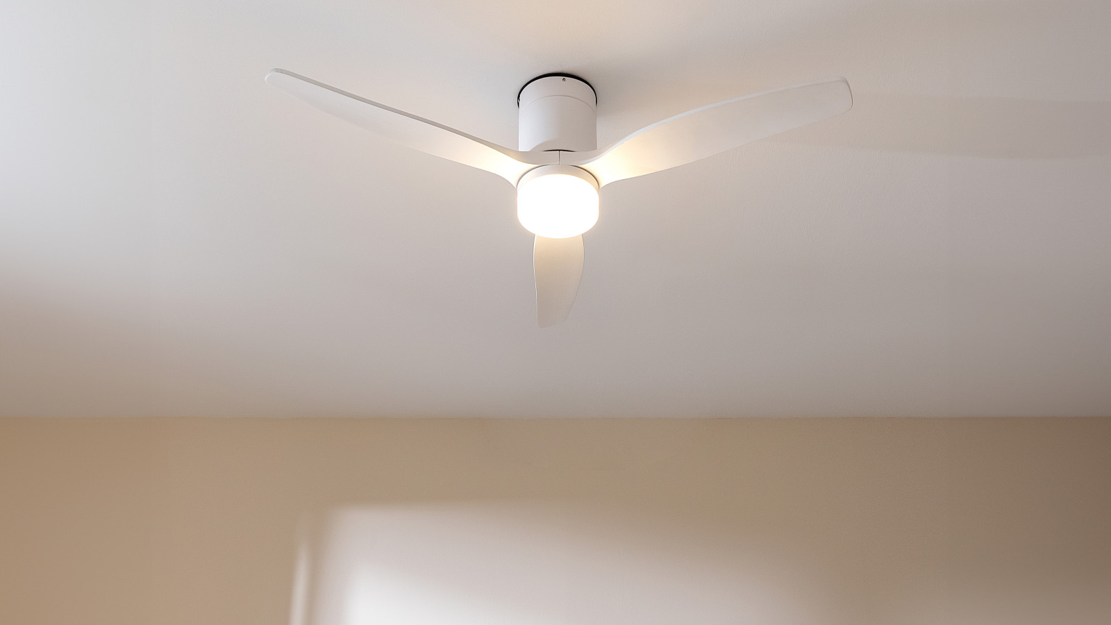 Gran potencia de 40 W, con motor DC de alto rendimiento que aumenta el caudal de aire y la sensación de frescor, con la máxima fiabilidad y durabilidad.
